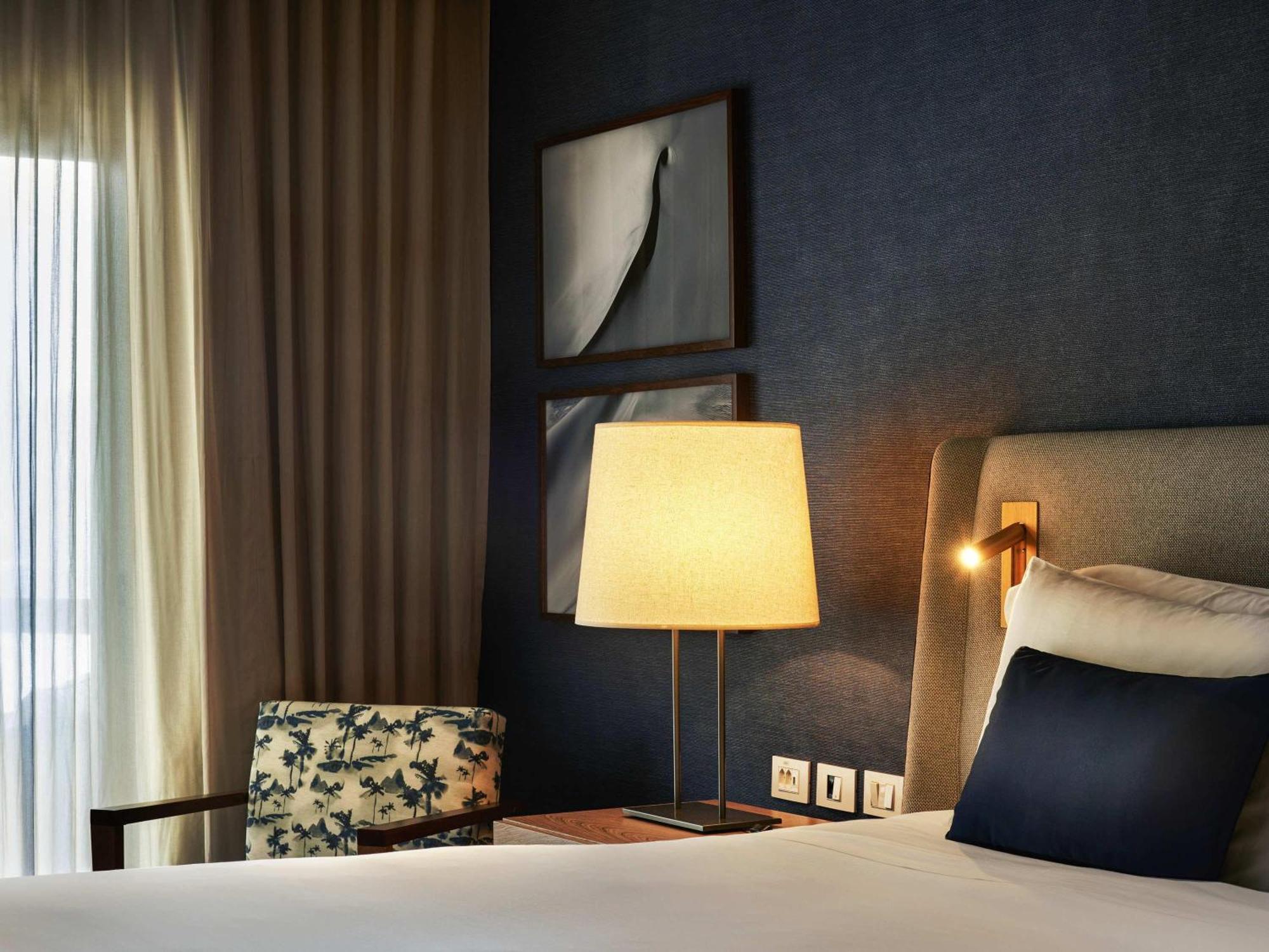 Fairmont Gold Twin Room City View