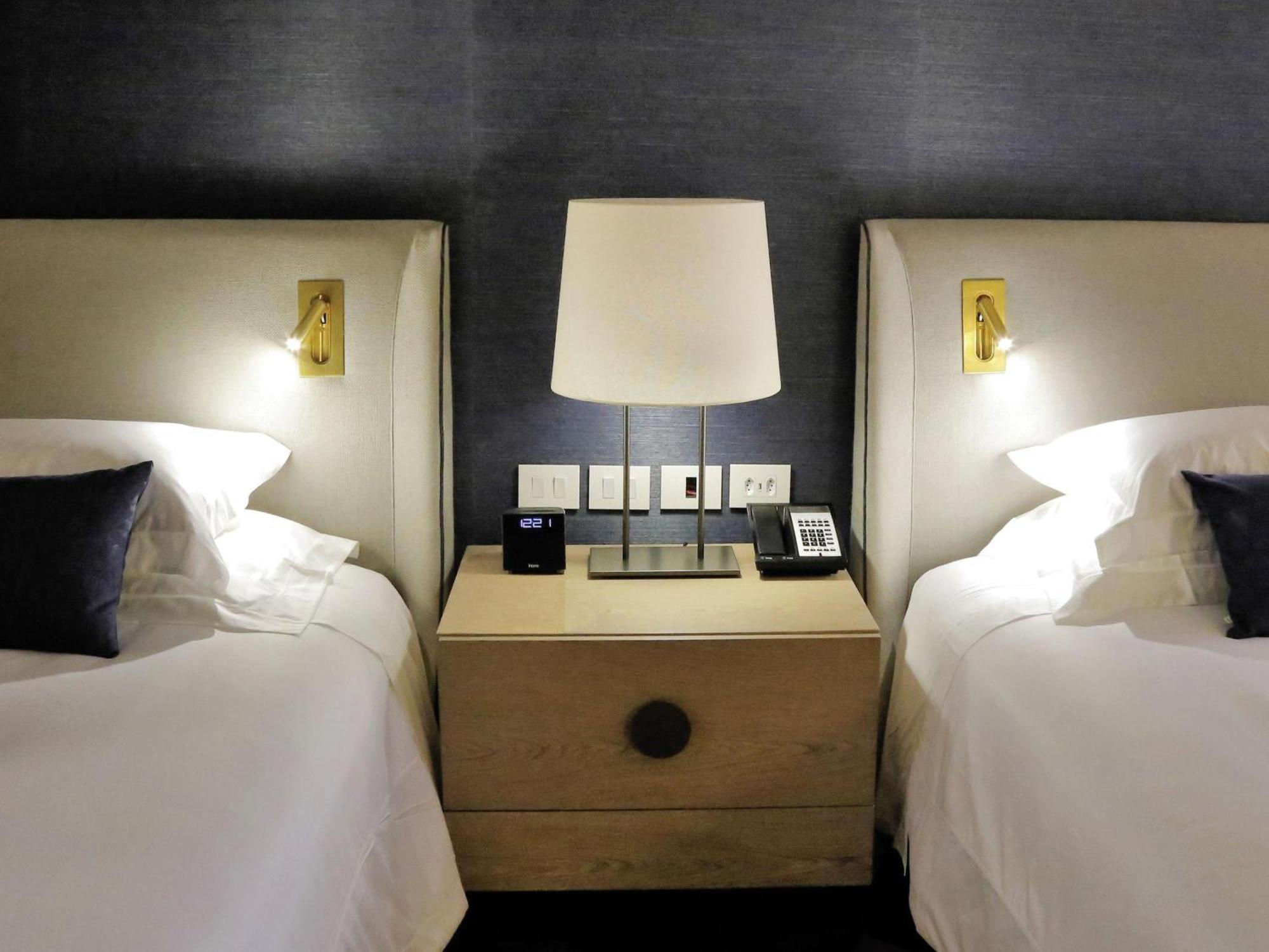 Fairmont Gold Twin Room City View